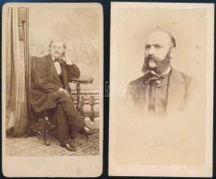 cca 1864 Urak a fényképésznél, 2 db vizitkártya méretű fénykép, 10,5x6 cm