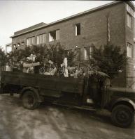 Teherautók tétele, 5 db szabadon felhasználható vintage negatív + 1 db vintage fotó, 6x6 cm és 9x12 ...