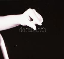 cca 1965 Kézjelek, 13 db szabadon felhasználható vintage negatív, 6x6 cm