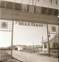 1954 Kazincbarcika építése, 31 db vintage negatív Kotnyek Antal (1921-1990) budapesti fotóriporter h...