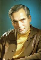 cca 1972 Magyar színészekről készült felvételek, 13 db vintage negatív, 6x7 cm