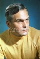 cca 1972 Magyar színészekről készült felvételek, 13 db vintage negatív, 6x7 cm