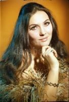 cca 1972 Magyar színészekről készült felvételek, 13 db vintage negatív, 6x7 cm