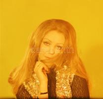 cca 1972 Magyar színészekről készült felvételek, 13 db vintage negatív, 6x7 cm