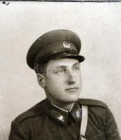 9 db katonai negatív, változó helyszínekről és különféle korból, 4,5x6 cm és 6x9 cm között