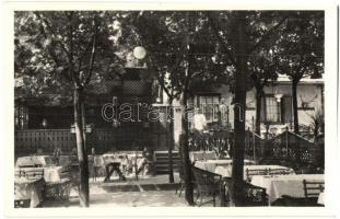 Budapest - 35 db főleg régi városképes lap / 35 mostly pre-1945 town-view postcards