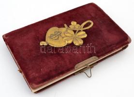 cca 1900 Emlékkönyv sok bejegyzéssel, réz lóherés bársony borítással