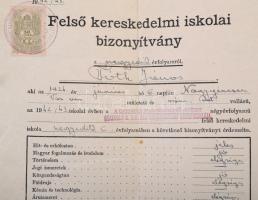 cca 1915-1940 Nagyrészt katonasággal, katonai szolgálattal kapcsolatos iratok, katonakönyv