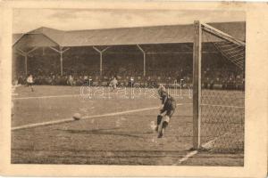 1913 Ofxord City - BTC labdarúgó mérközés, Ginzery. kiadja Klasszikus pillanatok vállalat 8 f. sz. Révész és Bíró / English-Hungarian football match (Rb)