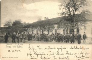 Árpatarló, Ruma; utcakép falubeliek csoportképével / street view with villagers group picture (EK)