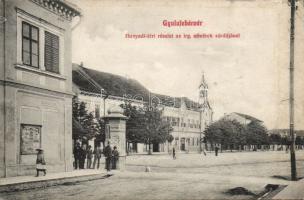 Gyulafehérvár, Hunyadi tér, Irgalmas nővérek zárdája, Schaser Ferenc kiadása / square, cloister (wet damage)