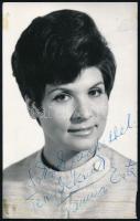 Tamási Eszter (1938-1991) tévébemondó, műsorvezető, színésznő aláírása fotón
