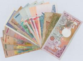 Suriname 1978-2000. 1G-5000G (13xklf) T:I-III
Suriname 1978-2000. 1 Gulden - 5000 Gulden (13xdiff) ...