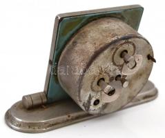 MOM asztali óra, jár, egyik felhúzója hiányzik, rozsdafoltokkal, 13x8 cm