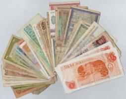 51db-os vegyes külföldi bankjegy tétel, közte Argentína, Bulgária, Lengyelország, Ukrajna, Törökorsz...