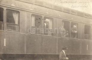 1908 Arad, I. osztályú vonat a vasútállomáson / first class train at the railway station. Adler photo (EK)