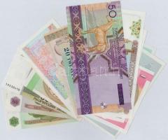 16db-os vegyes külföldi bankjegy tétel, közte Örményország,  Tádzsikisztán, Grúzia, Kirgizisztán, Ka...