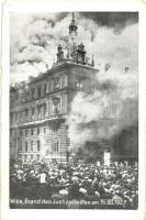 1927 Vienna, Wien; Brand des Justizpalastes am 15 Juli / the burning Palace of Justice (worn edges)