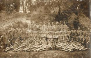 1915 Első világháborús osztrák-magyar katonai fotó képeslap. csoportkép / WWI K.u.K. military group. Schäffer Ármin photo