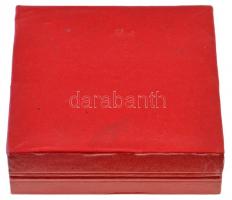 1981. "Budapest Sportcsarnok 1978-1981" Br emlékplakett tokban. Szign.:BH(?) (77,5mm) T:2