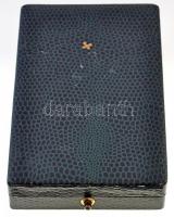 ~2000. "Az Árvízvédelmi Tevékenység Elismerésére" ezüstözött Br emlékérem mellszalagon ere...