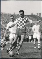 Futballjelenetek, 4 db fotó, 12x18 cm