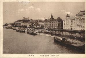 Pozsony, Pressburg, Bratislava; Fadrusz kőpart uszályokkal / quai / quay, barges