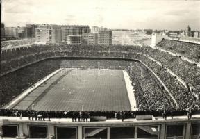 2 db MODERN külföldi stadion / 2 modern stadiums; Barcelona El Nou Camp, Madrid Bernabeu