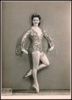 cca 1941 Gitta balettművésznő, 2 db fotó Dorés párizsi műterméből, 24×17,5 cm