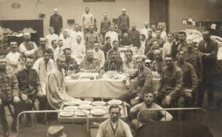 1916 Galló Pál 40 évesen bevonulásakor a többi katonával ebéd közben / WWI K.u.K. military, soldiers eating lunch. photo