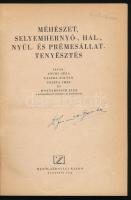 Méhészeti témájú könyvek, 3 db: 
Anghi Géza-Faluba Zoltán-Potzte Imre-Woynarovich Elek: Méhészet, s...