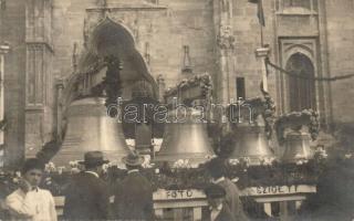Kolozsvár, Cluj; Harangszentelés. Foto Szigeti / inauguration ceremony of the new church bells, photo