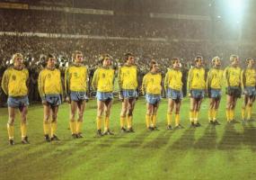 3 db MODERN sport motívumlap. Az osztrák, svéd és perui labdarúgó válogatott csapatai / 3 modern spo...