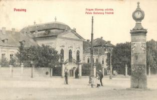 Pozsony, Pressburg, Bratislava; Frigyes főherceg palotája, hirdetőoszlop órával. Bediene dich allein / palace, advertising column with clock