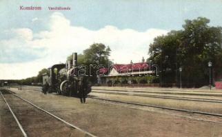Komárom, Komárno; vasútállomás gőzmozdonnyal / Bahnhof / railway station with locomotive (EK)