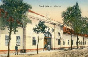 Érsekújvár barracks