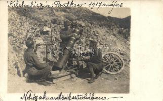1917 Kelet-Galícia. Batkow (Batykiv). Osztrák-magyar nehéz aknavető munkában / WWI Austro-Hungarian K.u.K. soldiers with mortar. photo (EK)