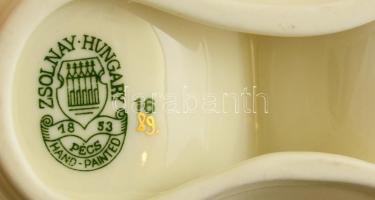 Zsolnay virágos sótartó, kézzel festett, jelzett, nagyon apró kopásokkal, 13×7,5×5,5 cm