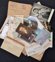 Papír régiségek vegyes tétele (igazolványok, dokumentumok, rajzok, kiadványok, kártya naptárak, nyom...