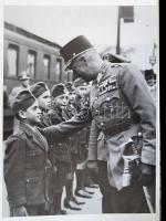 Kor-képek sorozat 8 kötet (1938-1945,1945-1947,1948-1955,1956,1957-1967,1968-1979,1980-1989,1989-199...