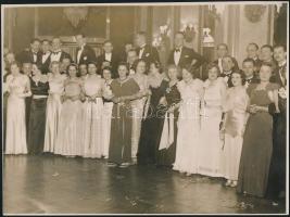 cca 1935 Báli ruhák divatja Budapesten, 3 db vintage fotó, 18x24 cm
