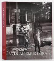 Magyarország története képekben. I-III. kötet. Szerk.: Gyurgyák János. I. kötet: A dualizmus kora. I...