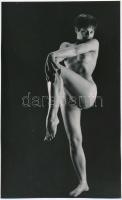Fitness gyakorlatok az 1960-as évek végéről, 3 db szolidan erotikus vintage fénykép, 24x13,5 cm / 3 erotic photos
