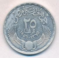 Egyiptom 1956. 25p Ag "Szuezi-csatorna államosítása" T:2 kis ph.
Egypt 1956. 25 Piastres ...