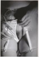 cca 1980 Egzotikus diáklány, szolidan erotikus fényképek, 3 db mai nagyítás, 25x18 cm / 3 erotic pho...