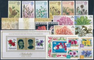 1967-1999 Virág motívum 62 klf bélyeg + 2 klf blokk (2 stecklapon) 1967-1999 Flower 62 stamps + bloc...