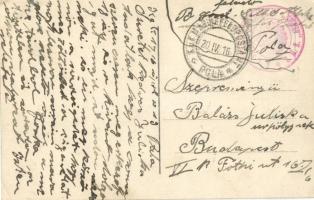 Ein heimkehrendes U-boot (Unterseeboot) grüßt ein auslaufendes Kreuergeschwader / WWI A returning su...