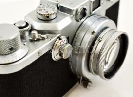 1949 E. Leitz Leica IIIc fényképezőgép, Summar f=5cm 1:2 objektívvel, erdeti bőr tokjában, eredeti h...