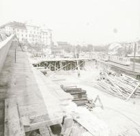 cca 1971 Budapest, villamosok a Moszkva téren, 2 db vintage negatív, 6x6 cm