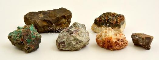 Vegyes ásvány tétel, 6 db különféle, h: 5 és 12 cm között